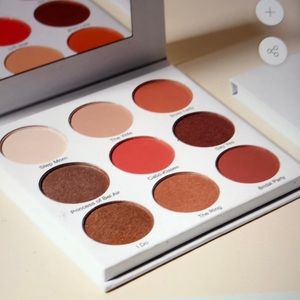 Give them Layla The Grown Woman Palette